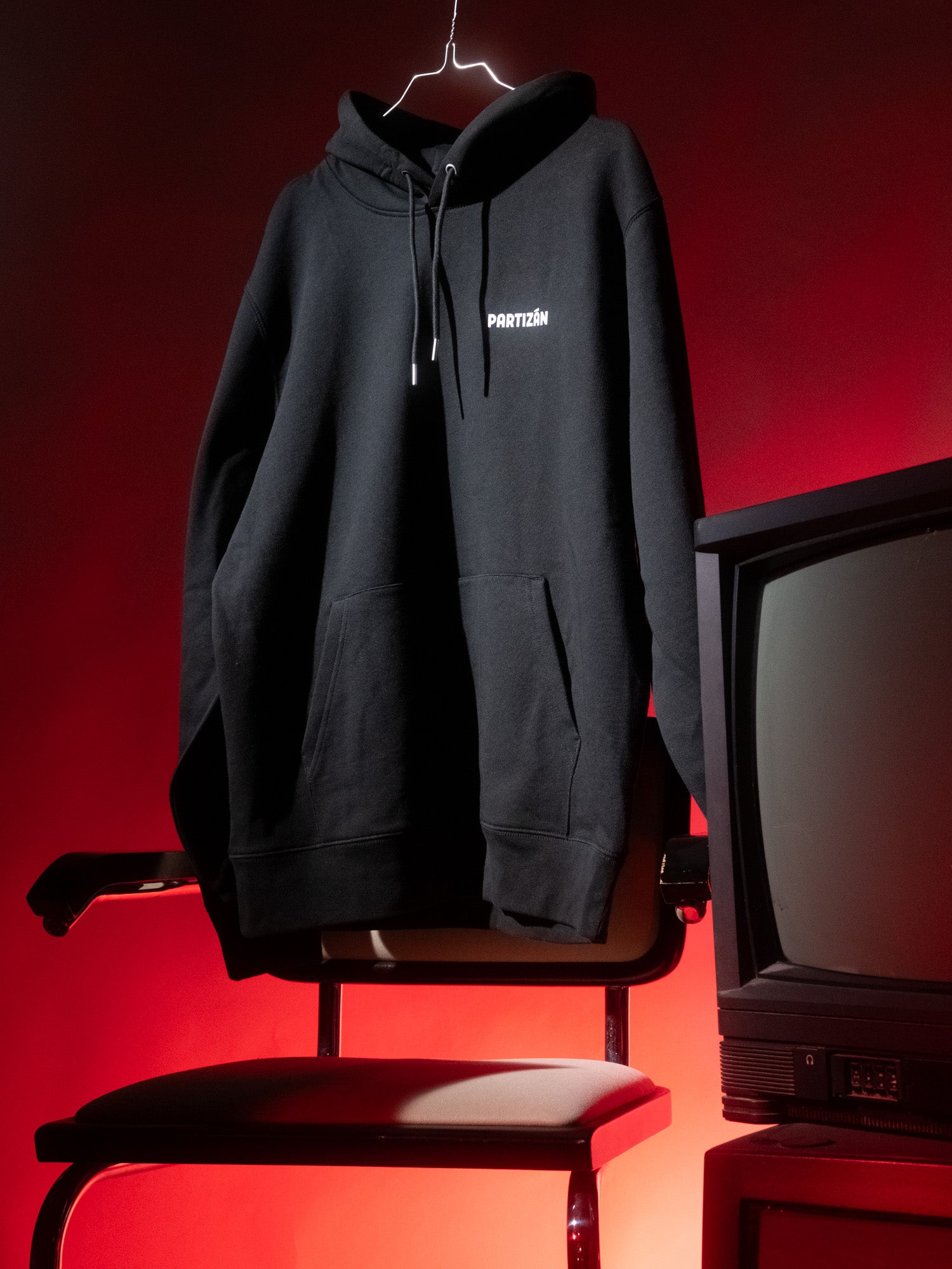 Kíváncsi, kritikus, közösségi pulcsi