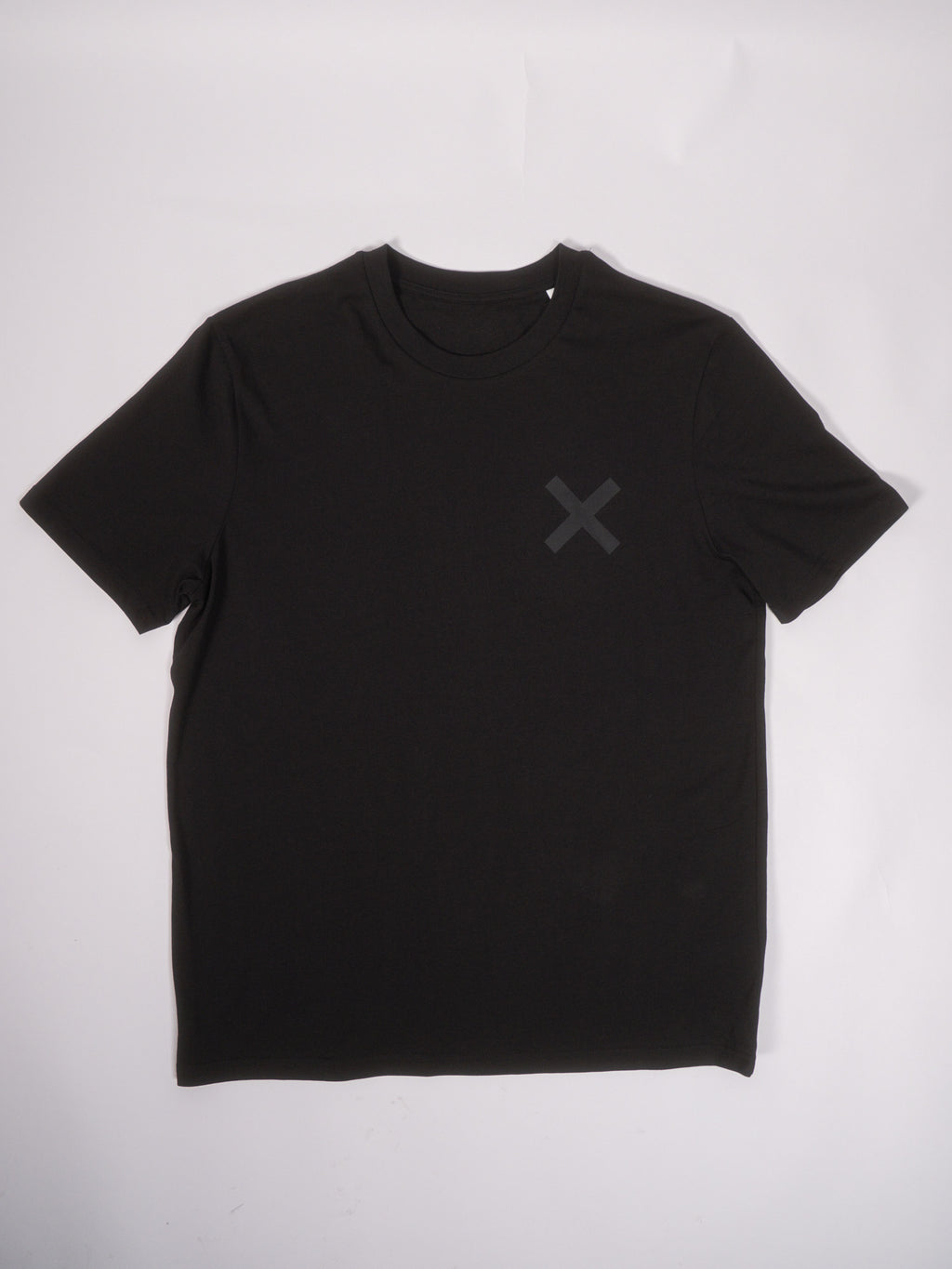 ✖️ Vétó feketén fekete póló