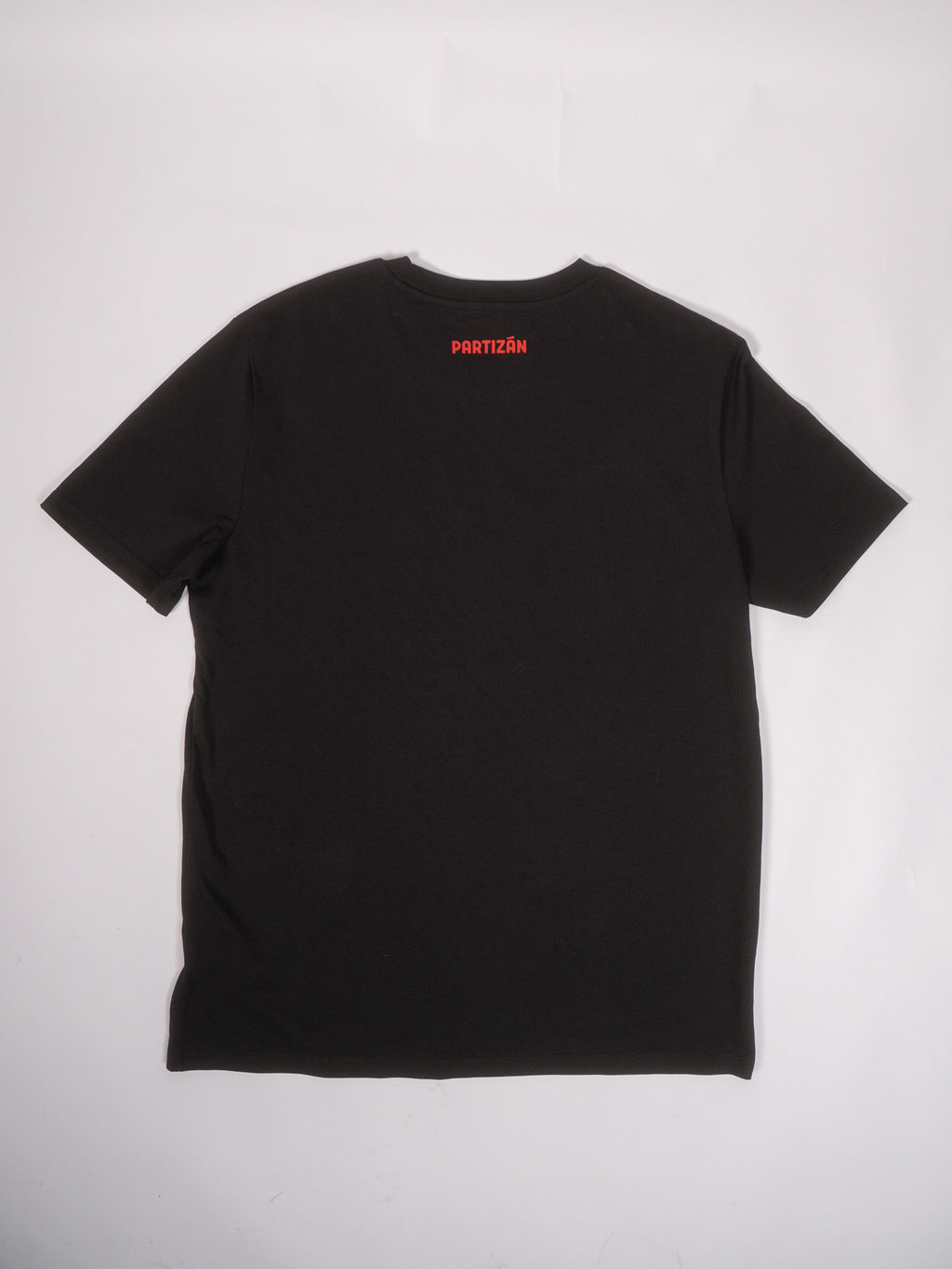 Piros figurás póló