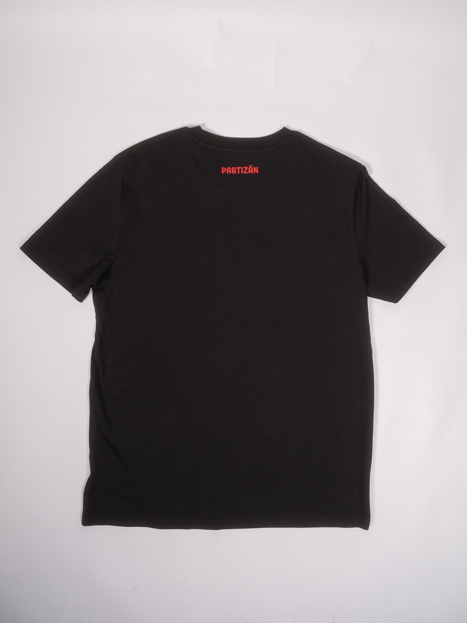 Piros figurás póló