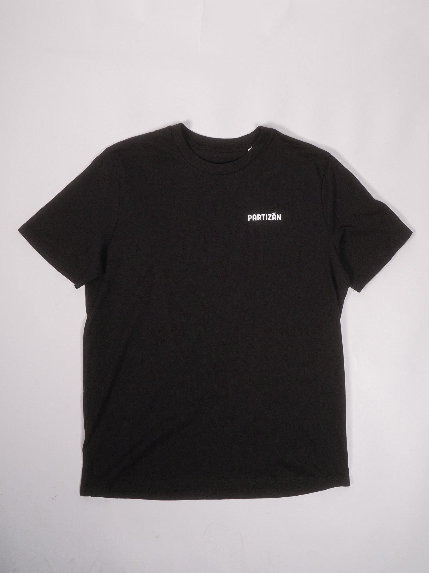 Kiváncsi, kritikus, közösségi póló